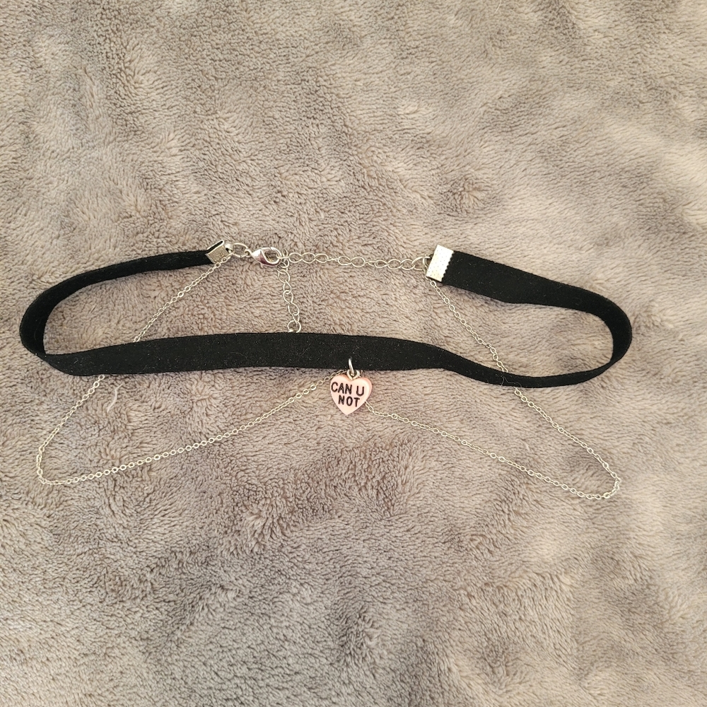 Velvet choker with candy heart